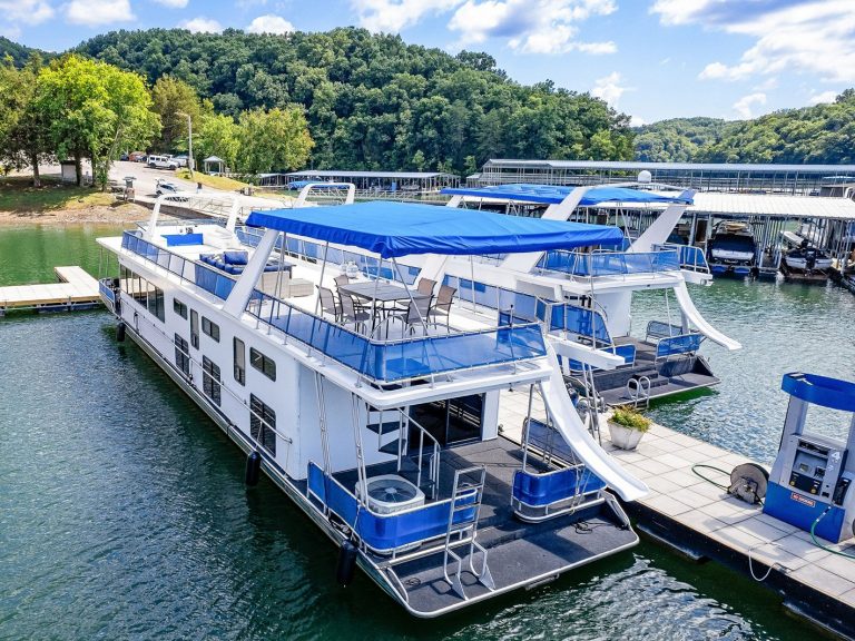 Houseboats A Floating Home