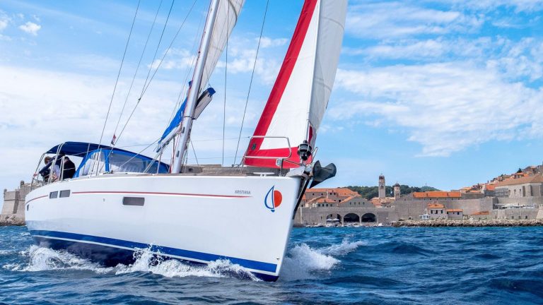 Monohull Yachts